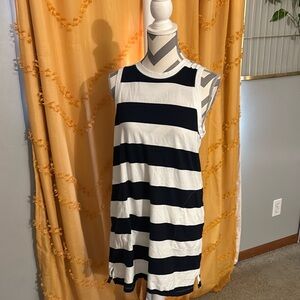 Old Navy Black and White Sheath Dress Sleeveless Crew Neck